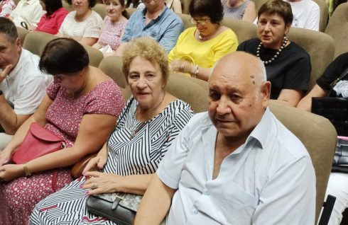Чудовий подарунок до свята
